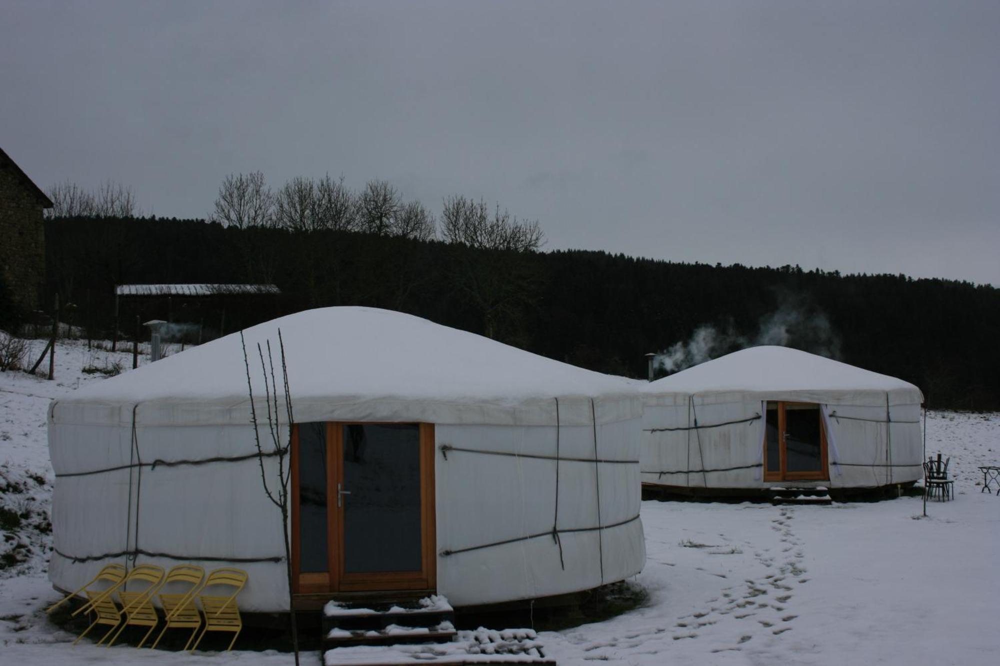 Yourtes En Terrasse Bonneval  Eksteriør bilde