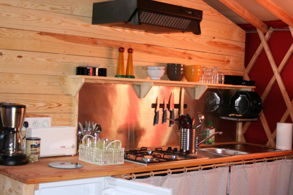 Yourtes En Terrasse Bonneval  Rom bilde