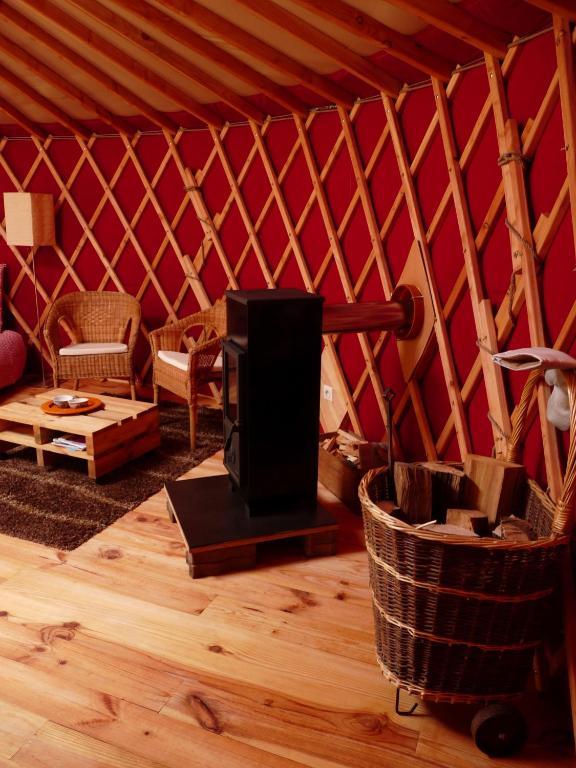 Yourtes En Terrasse Bonneval  Rom bilde